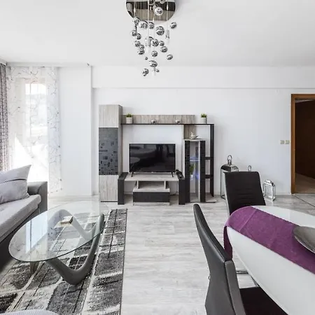 Next To Gondola. Cosy & Elegant 2 Bedroom In Neon Complex Банско