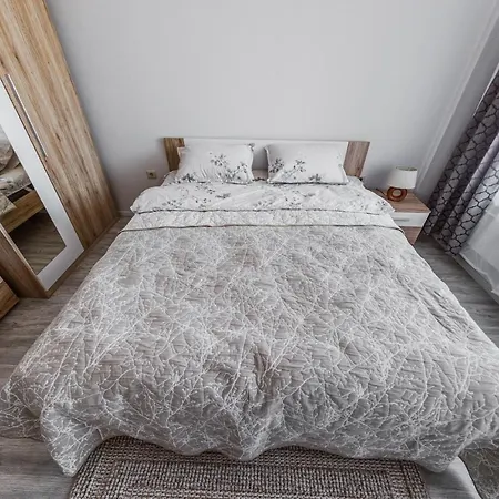 Апартамент Next To Gondola. Cosy & Elegant 2 Bedroom In Neon Complex *
