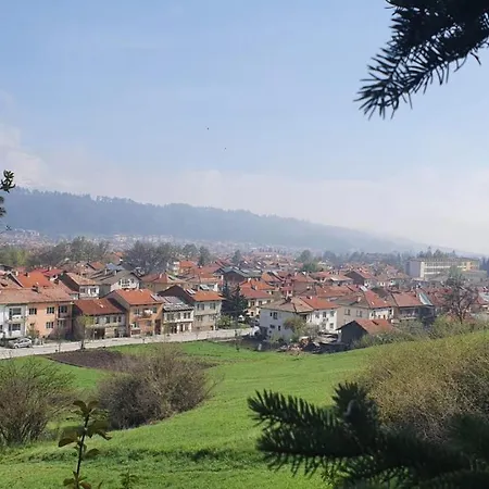 Next To Gondola. Cosy & Elegant 2 Bedroom In Neon Complex דירה