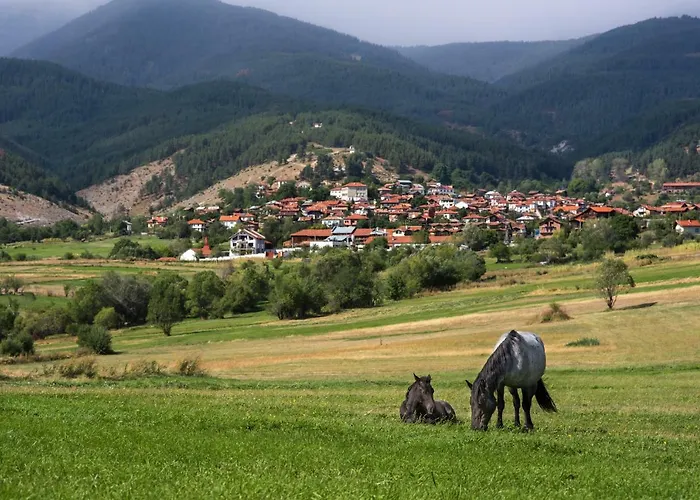 Next To Gondola. Cosy & Elegant 2 Bedroom In Neon Complex Apartman